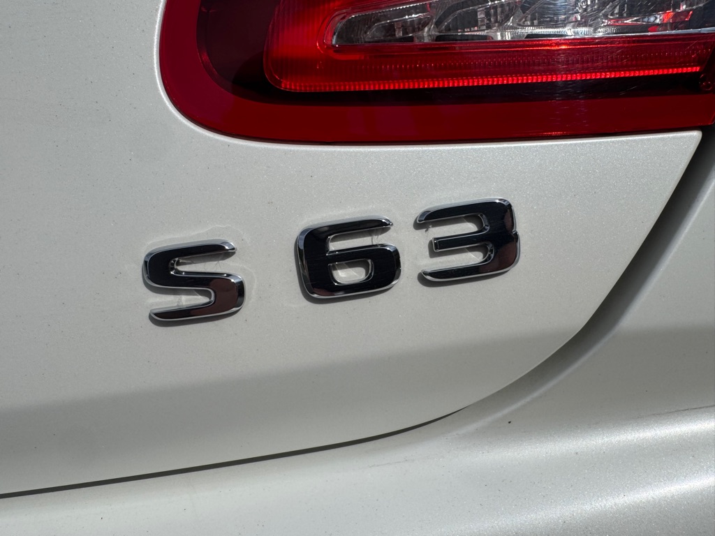 Photo 30 of this MERCEDES-BENZ S-CLASS