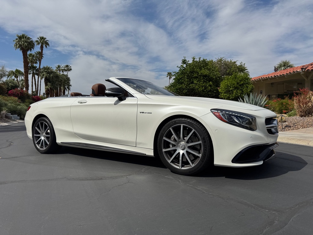 Photo 2 of this MERCEDES-BENZ S-CLASS