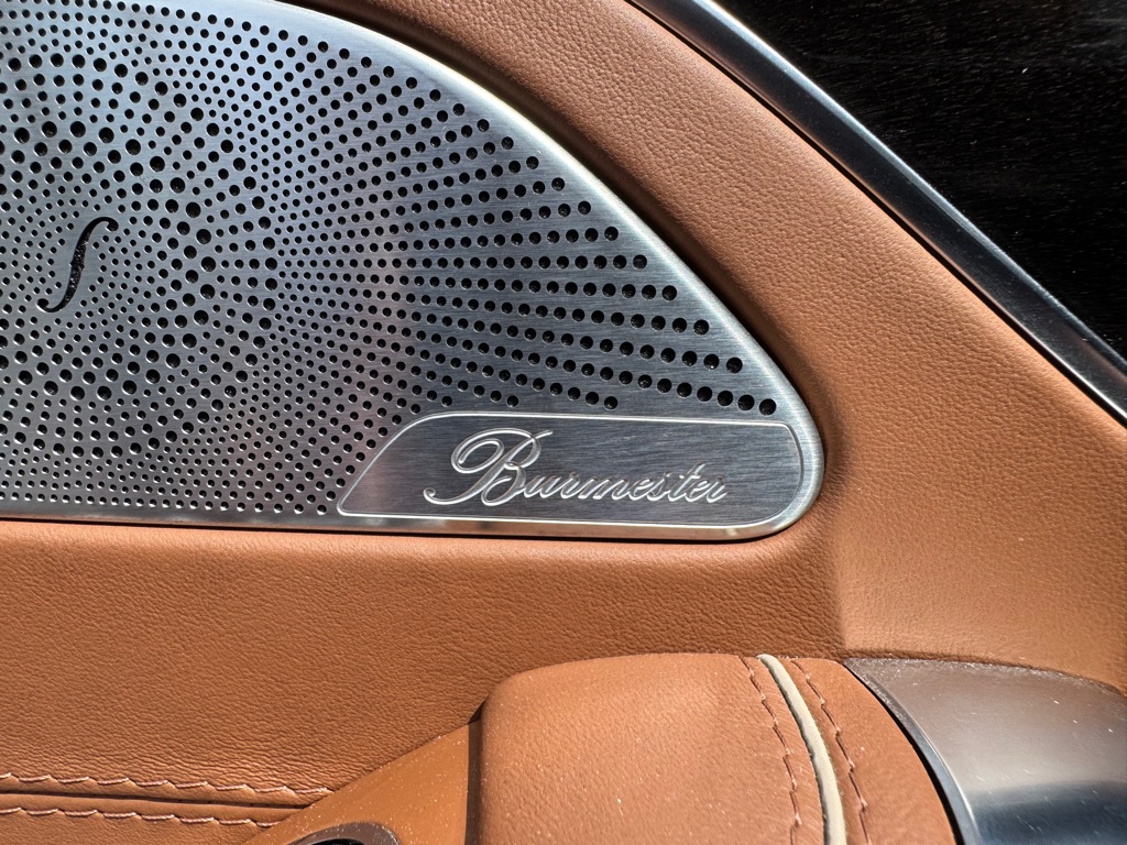 Photo 19 of this MERCEDES-BENZ S-CLASS