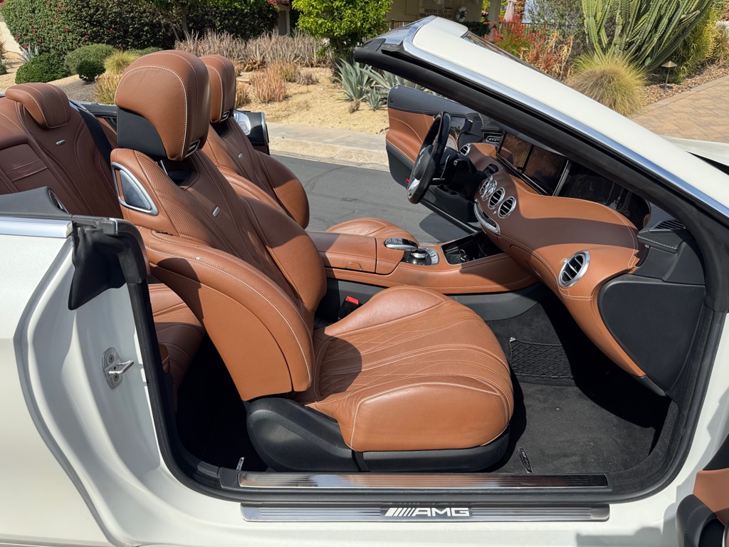 Photo 22 of this MERCEDES-BENZ S-CLASS