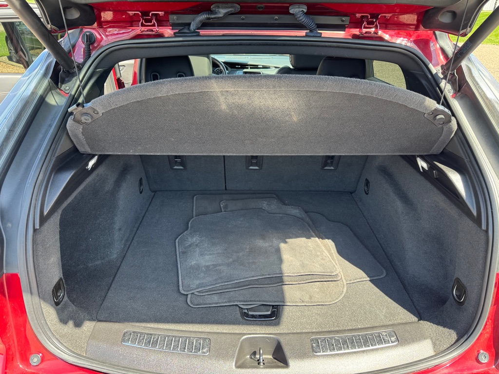 Photo 22 of this CADILLAC XT4