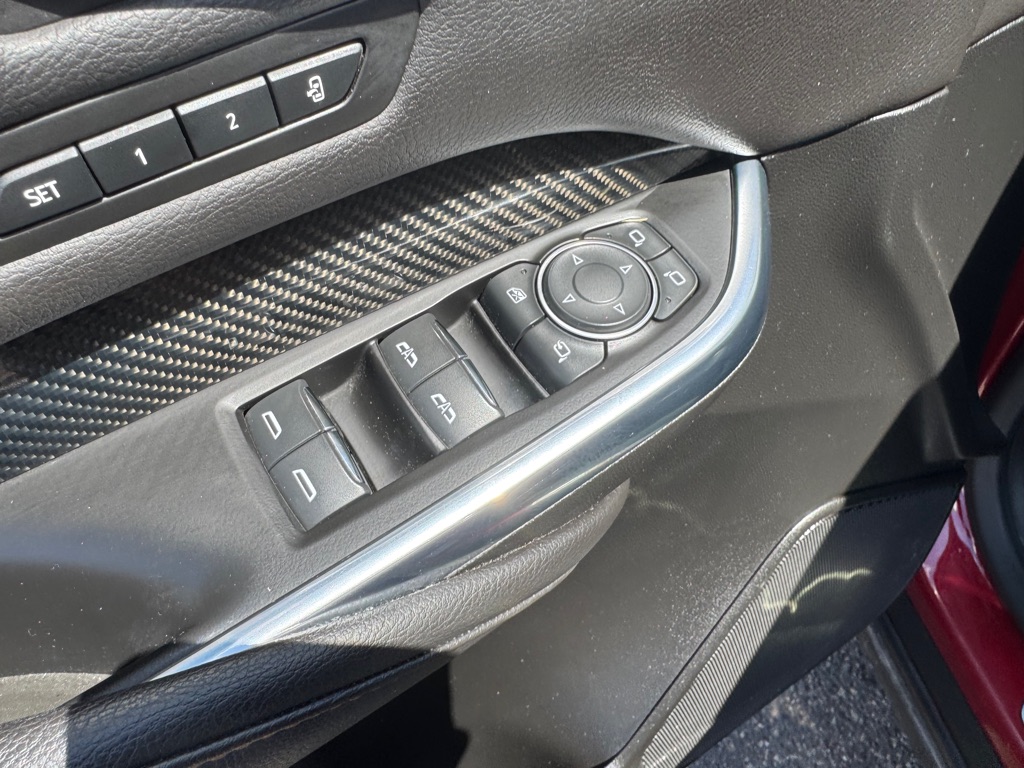 Photo 17 of this CADILLAC XT4