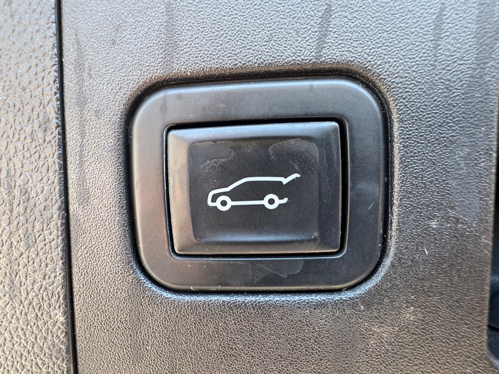 Photo 24 of this CADILLAC XT4