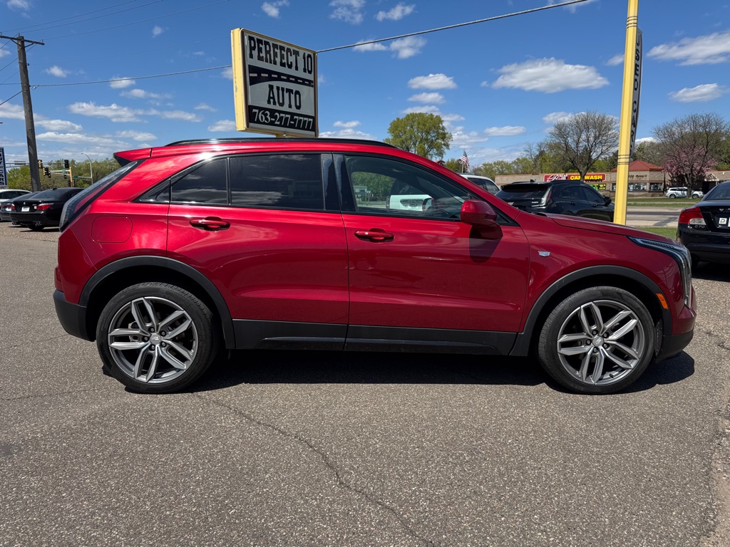Photo 3 of this CADILLAC XT4