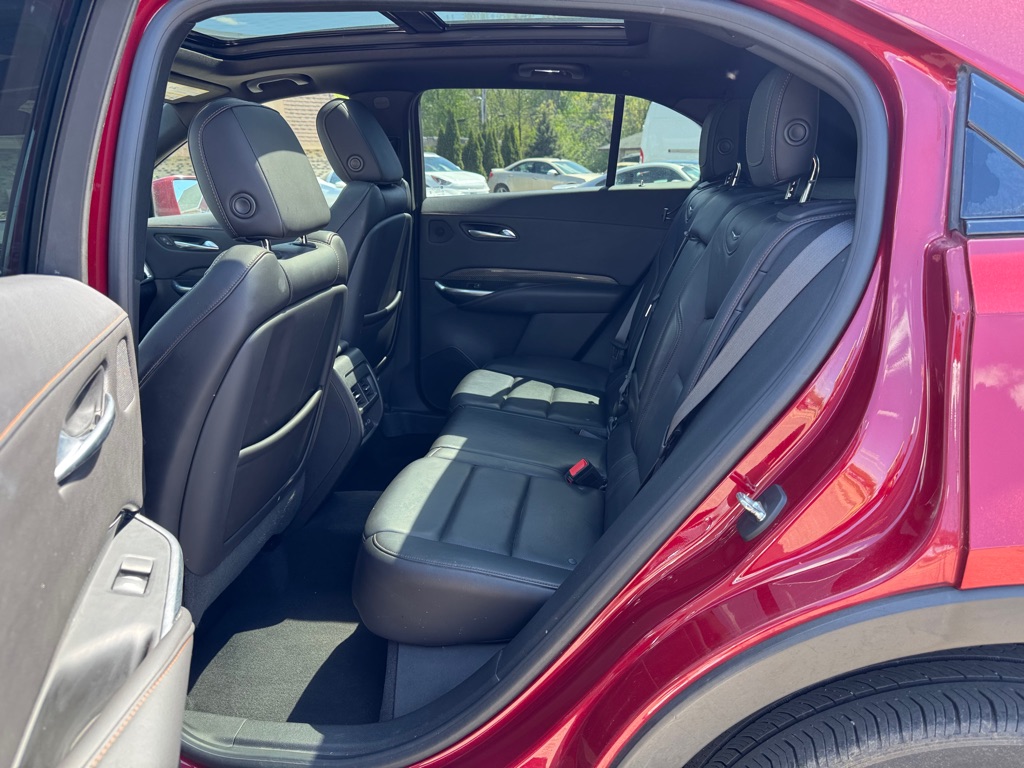 Photo 19 of this CADILLAC XT4