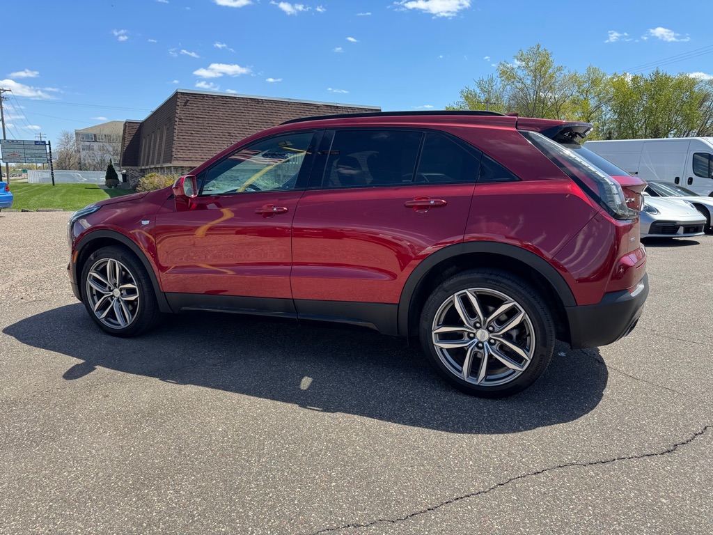 Photo 8 of this CADILLAC XT4