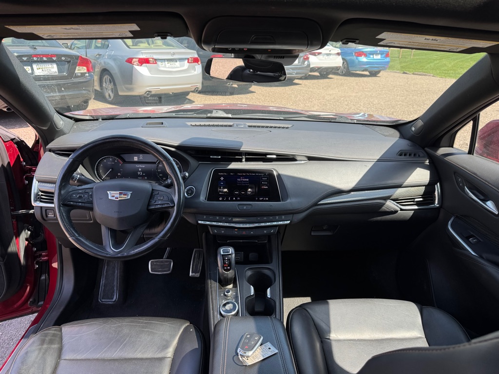 Photo 33 of this CADILLAC XT4