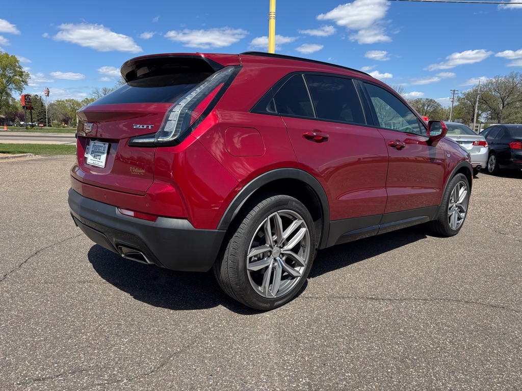 Photo 4 of this CADILLAC XT4