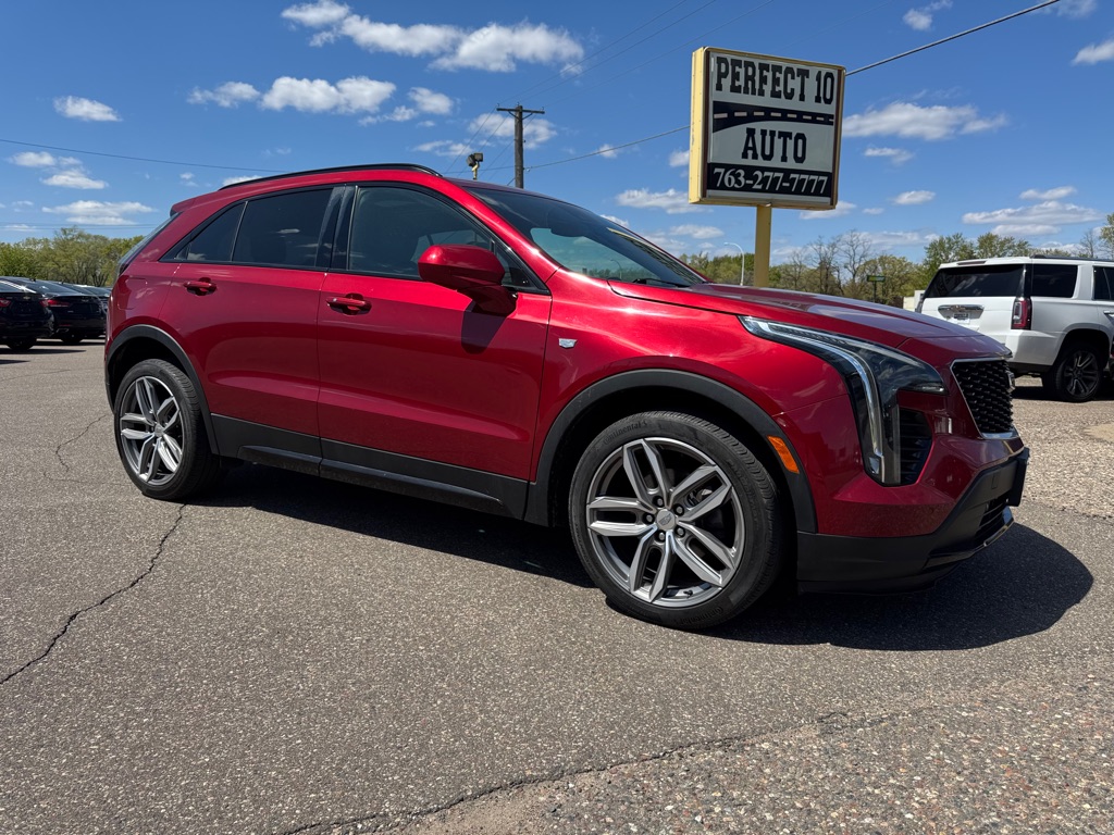 Photo 2 of this CADILLAC XT4