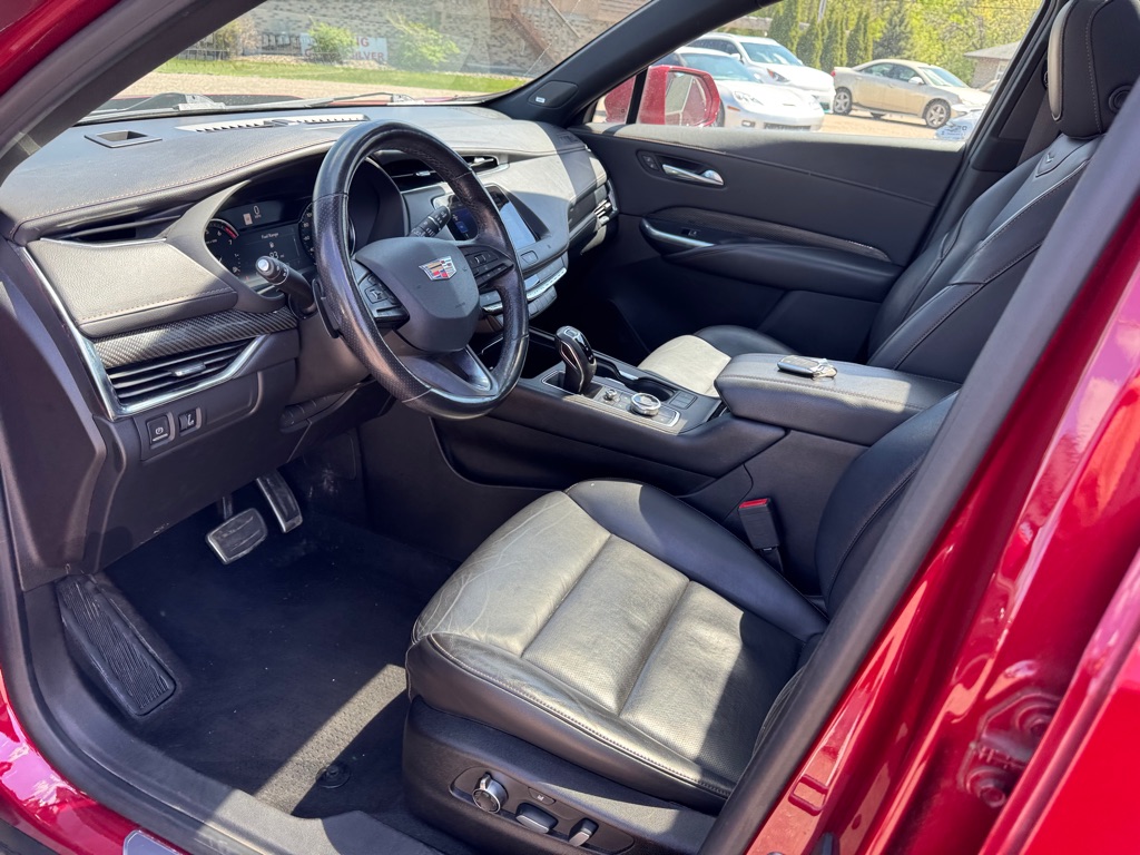 Photo 14 of this CADILLAC XT4