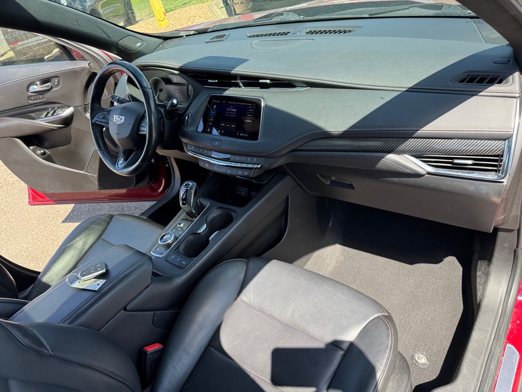Photo 30 of this CADILLAC XT4