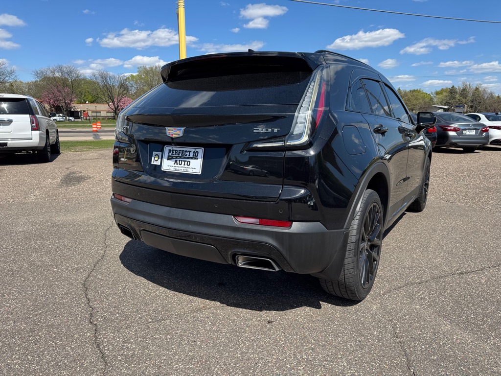 Photo 5 of this CADILLAC XT4