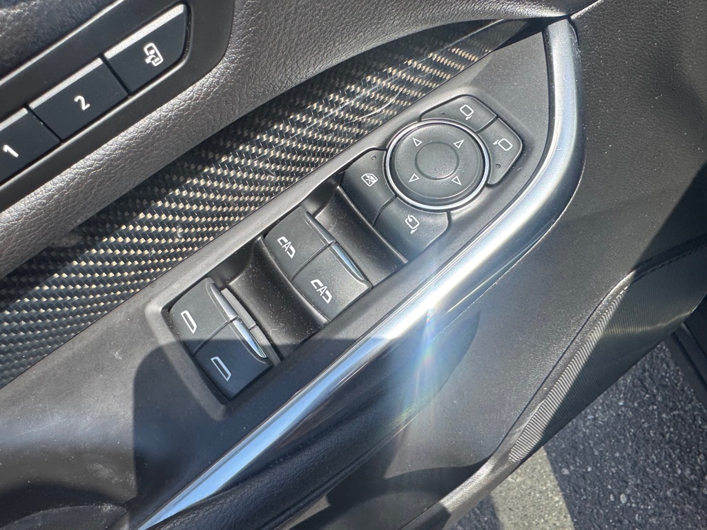 Photo 18 of this CADILLAC XT4