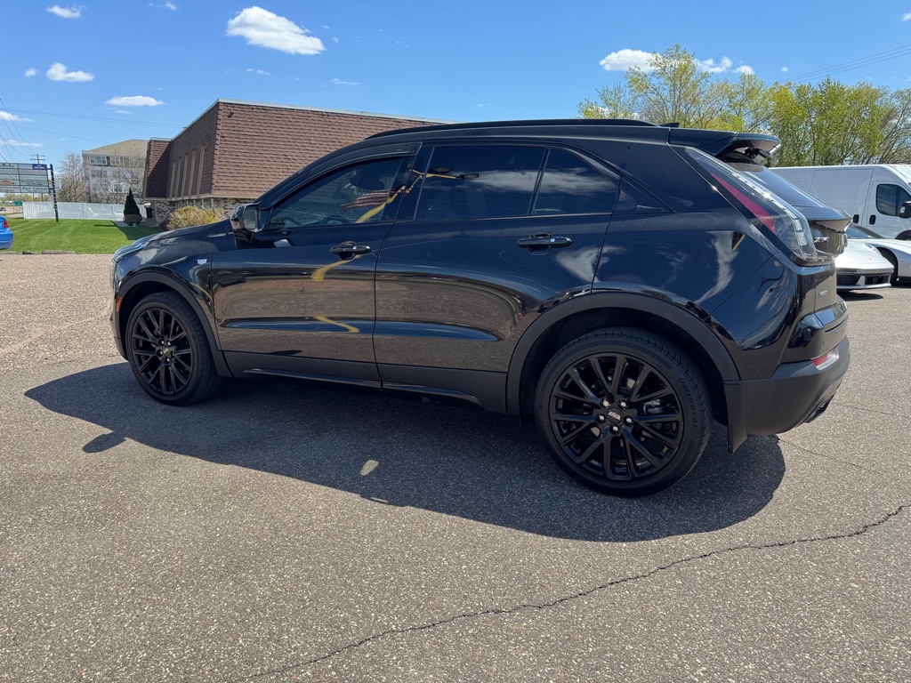 Photo 8 of this CADILLAC XT4