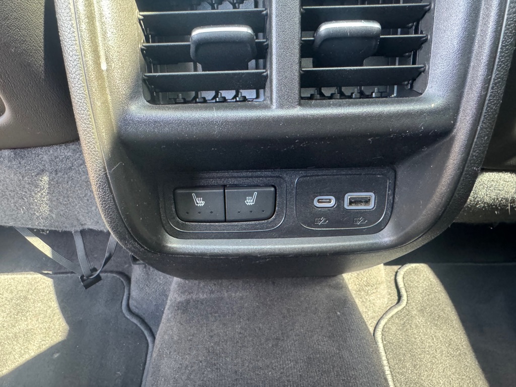 Photo 32 of this CADILLAC XT4