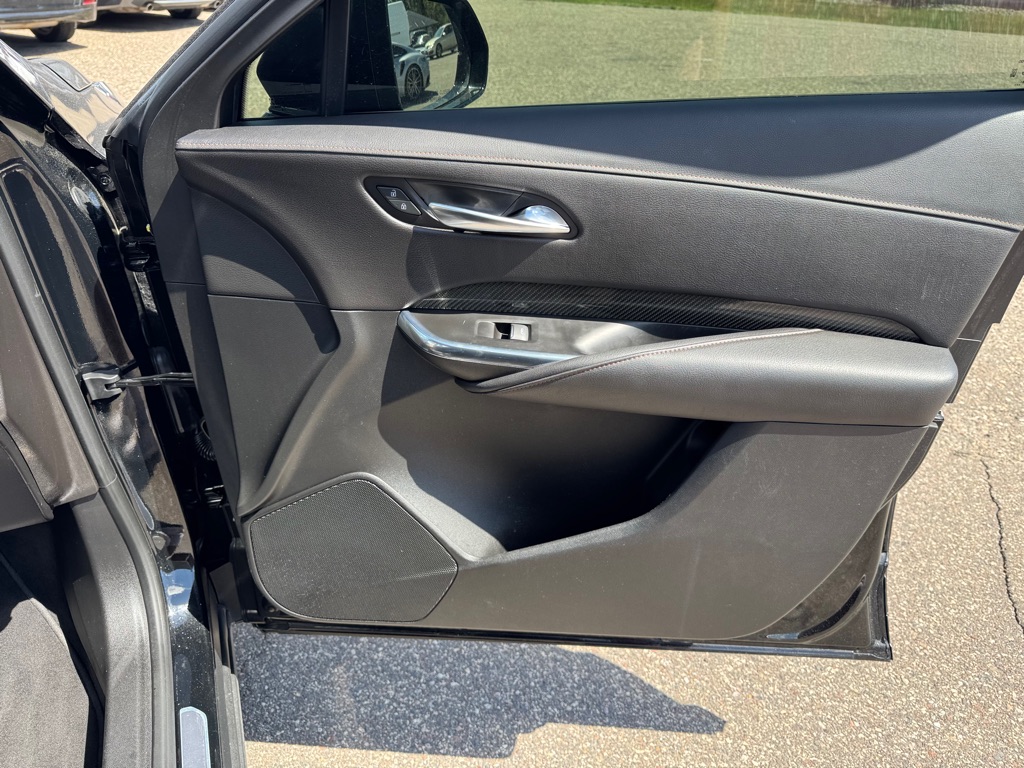 Photo 31 of this CADILLAC XT4
