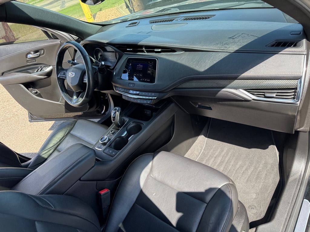 Photo 30 of this CADILLAC XT4