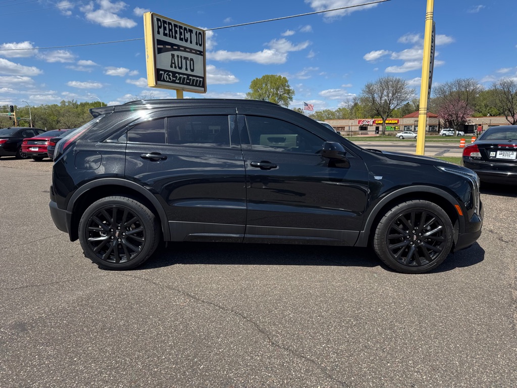 Photo 3 of this CADILLAC XT4