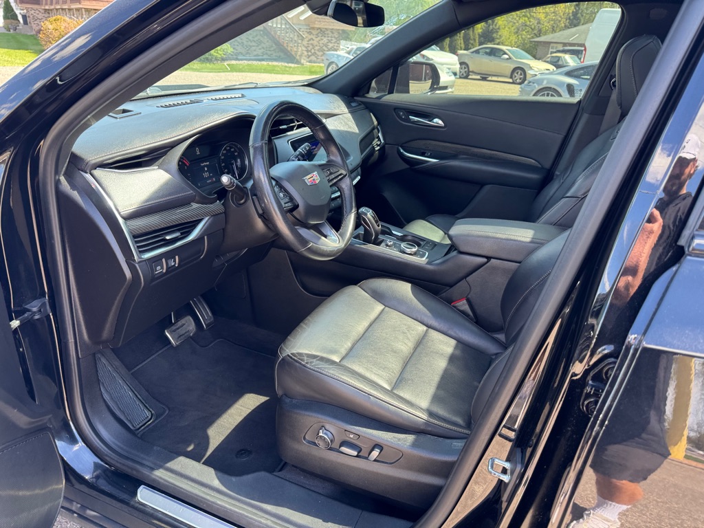 Photo 14 of this CADILLAC XT4