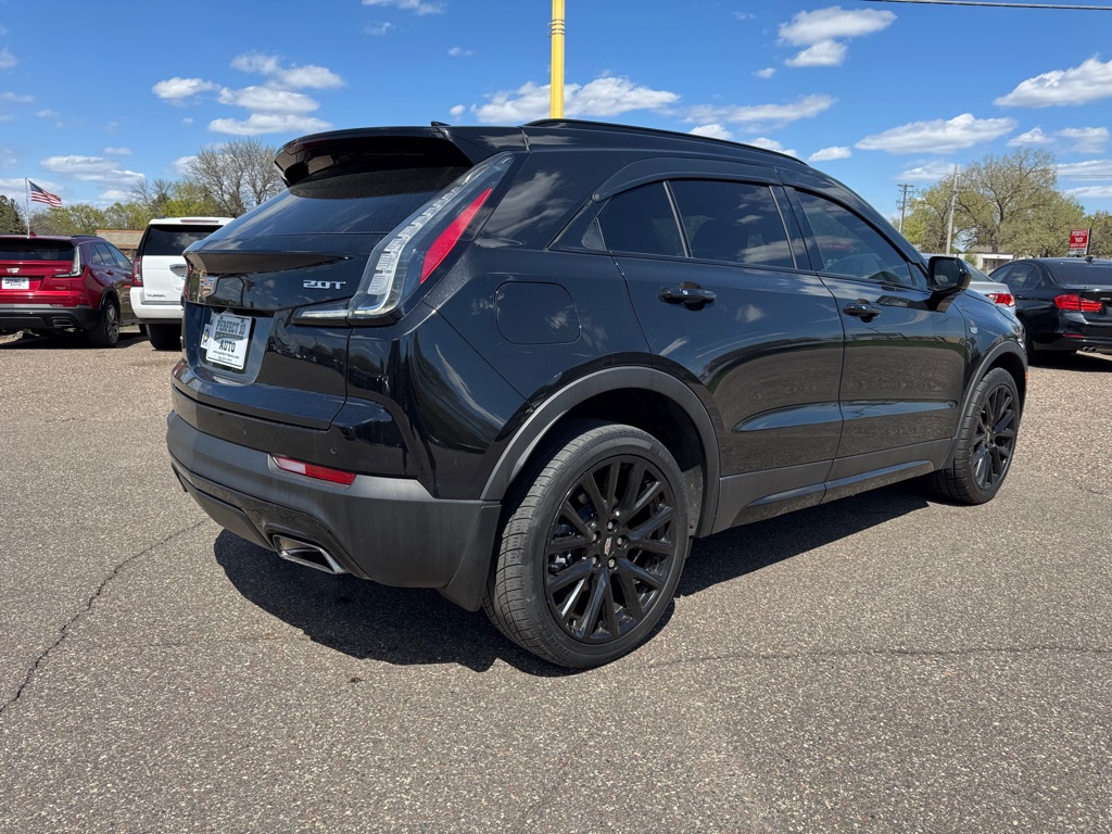 Photo 4 of this CADILLAC XT4