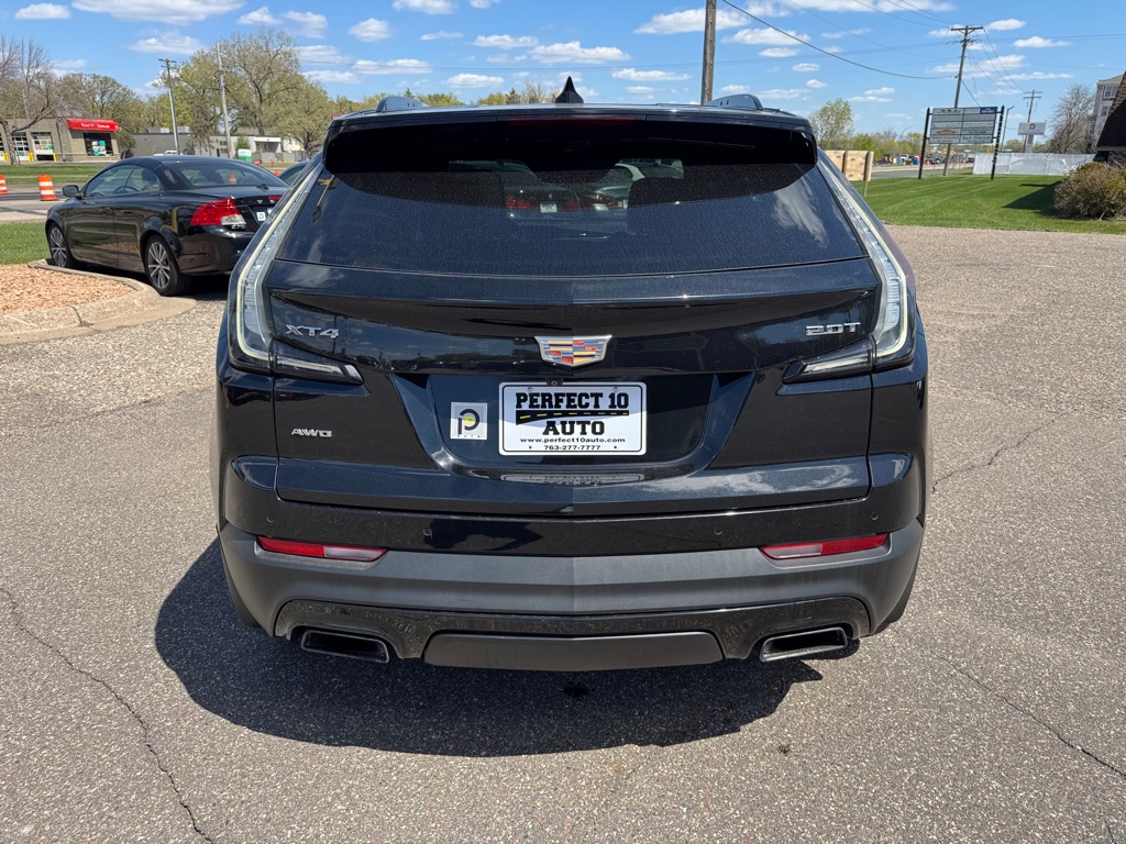 Photo 6 of this CADILLAC XT4