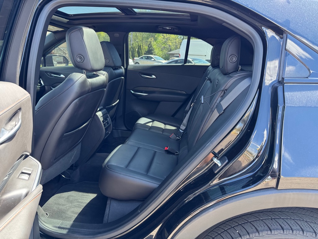 Photo 19 of this CADILLAC XT4