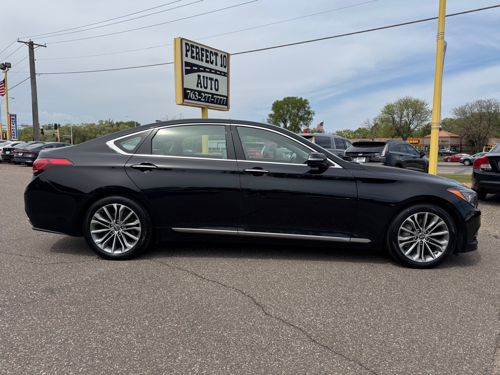 Photo 3 of this HYUNDAI GENESIS
