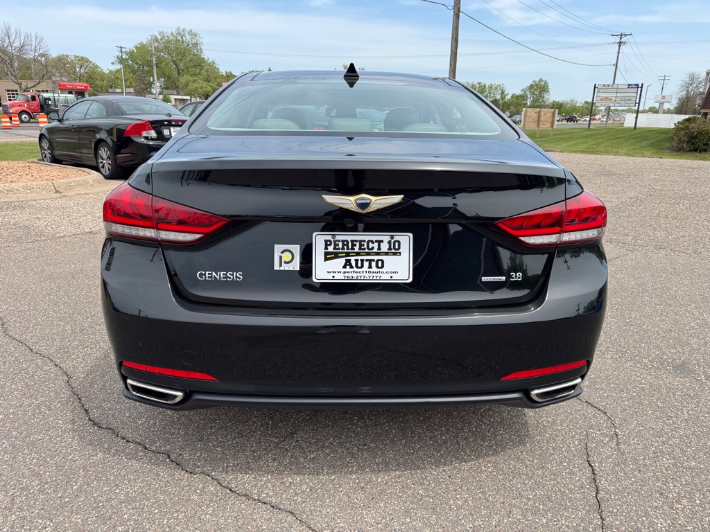 Photo 6 of this HYUNDAI GENESIS