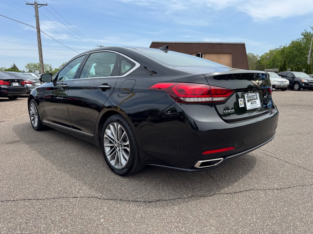 Photo 7 of this HYUNDAI GENESIS