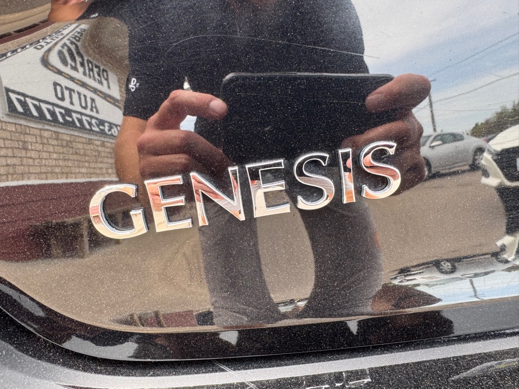 Photo 53 of this HYUNDAI GENESIS