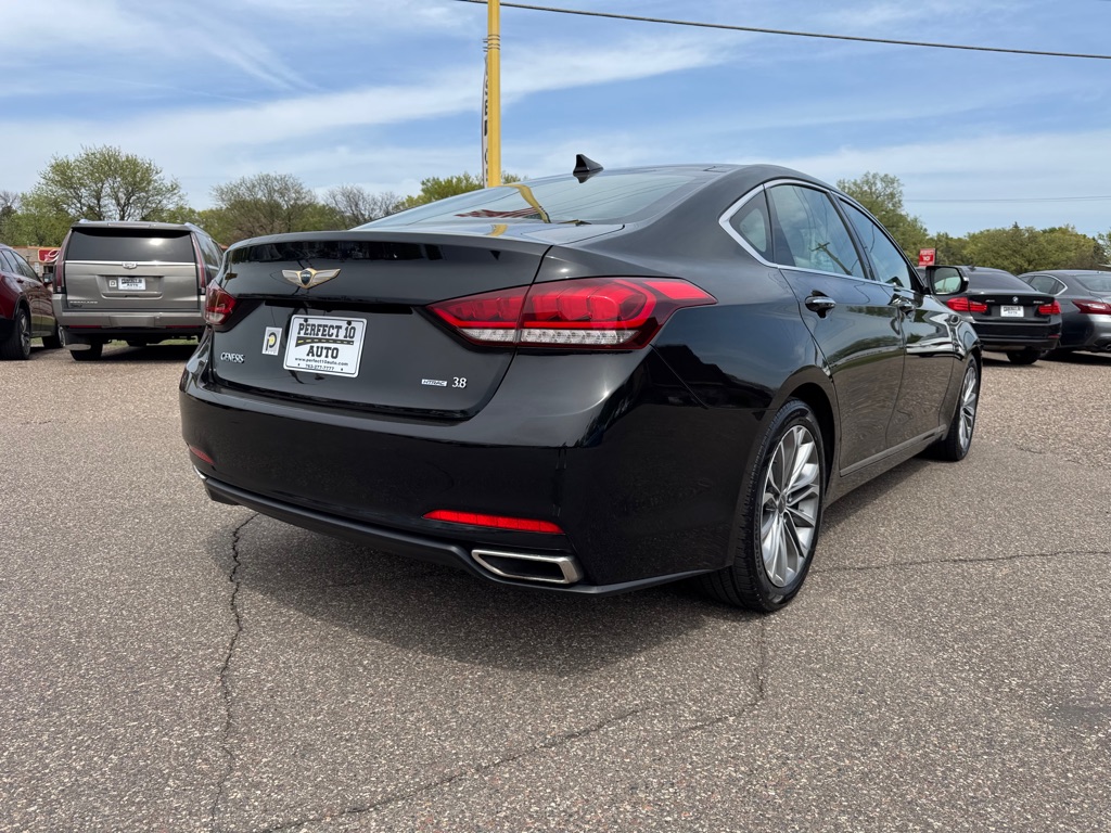 Photo 5 of this HYUNDAI GENESIS