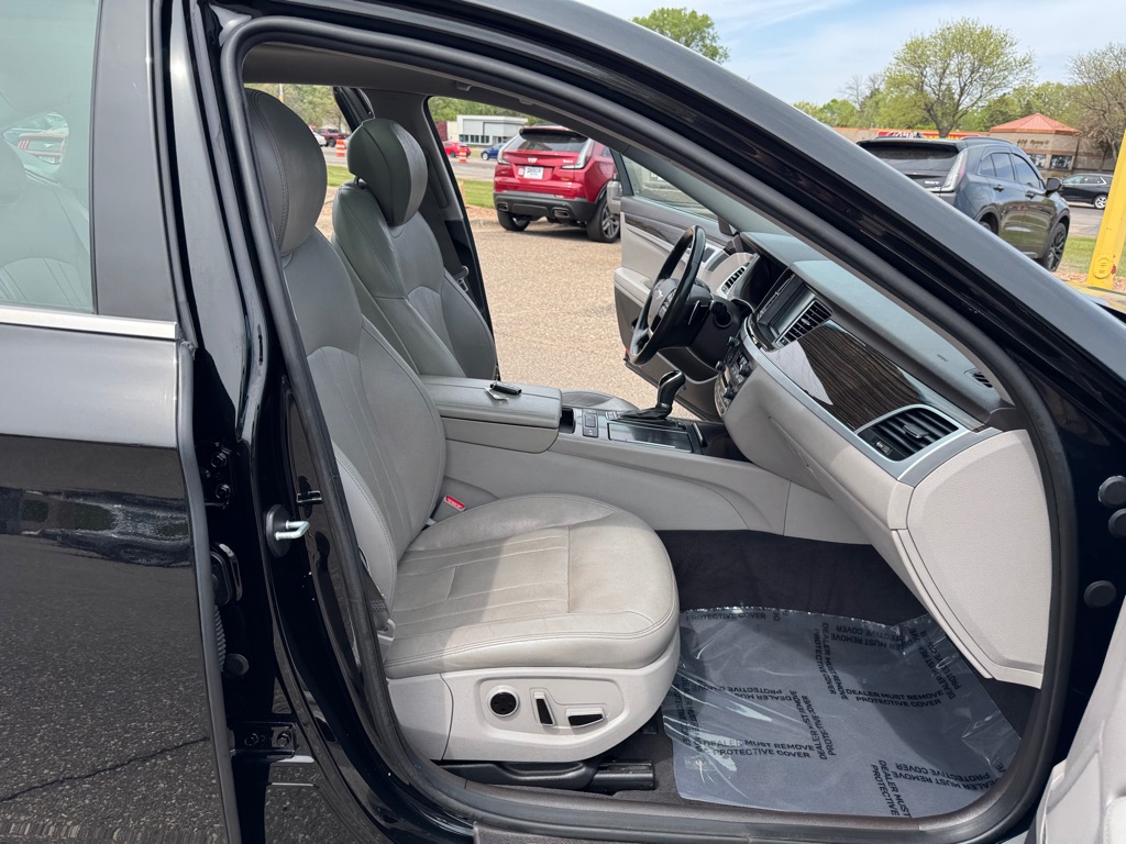 Photo 26 of this HYUNDAI GENESIS