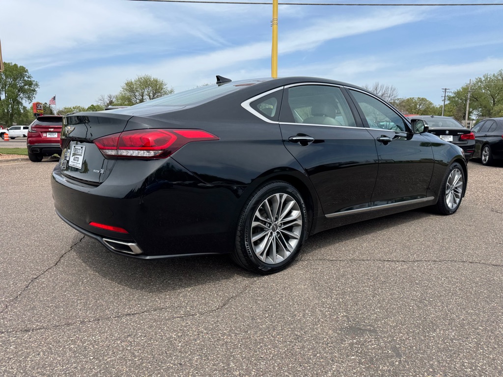 Photo 4 of this HYUNDAI GENESIS