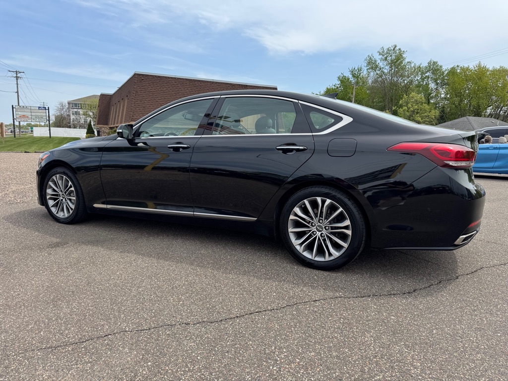 Photo 8 of this HYUNDAI GENESIS