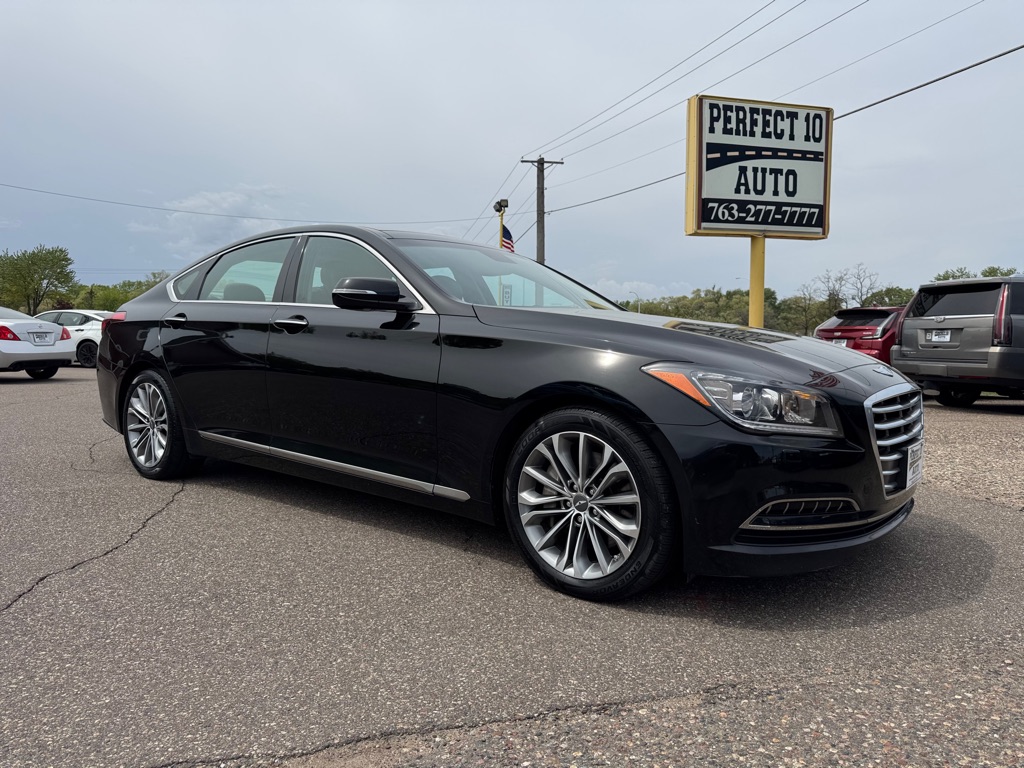 Photo 2 of this HYUNDAI GENESIS