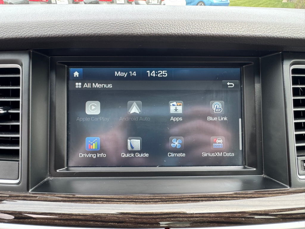 Photo 38 of this HYUNDAI GENESIS