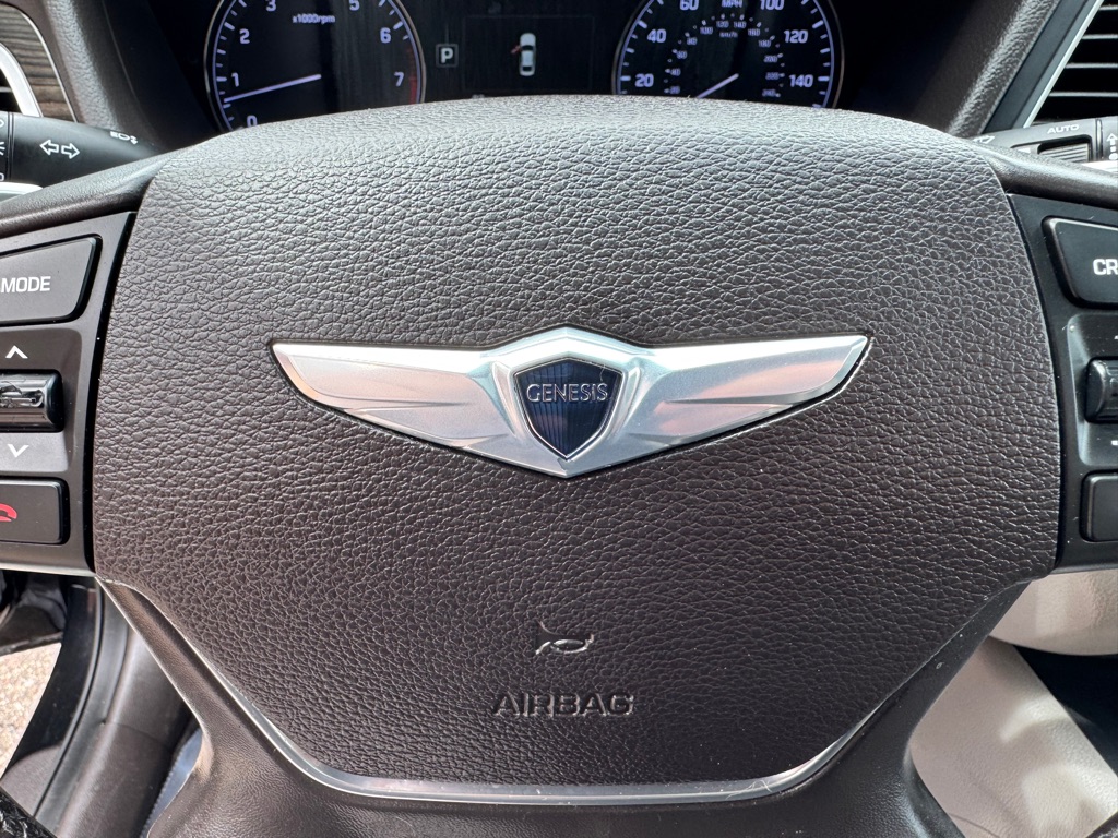 Photo 48 of this HYUNDAI GENESIS