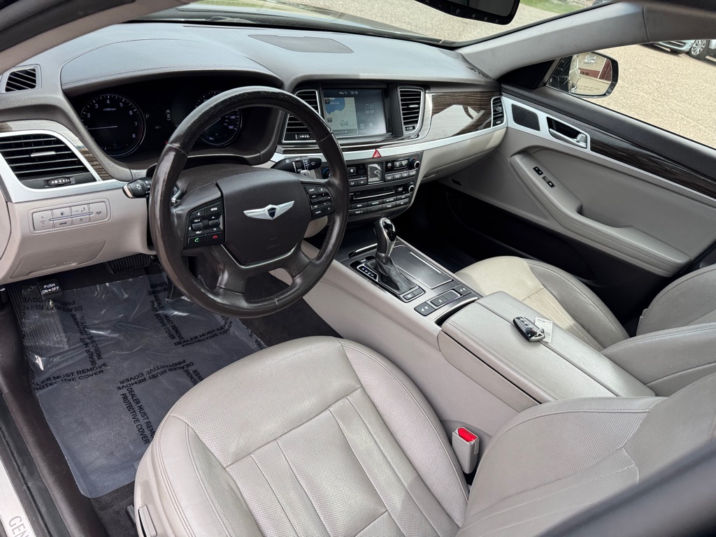 Photo 15 of this HYUNDAI GENESIS