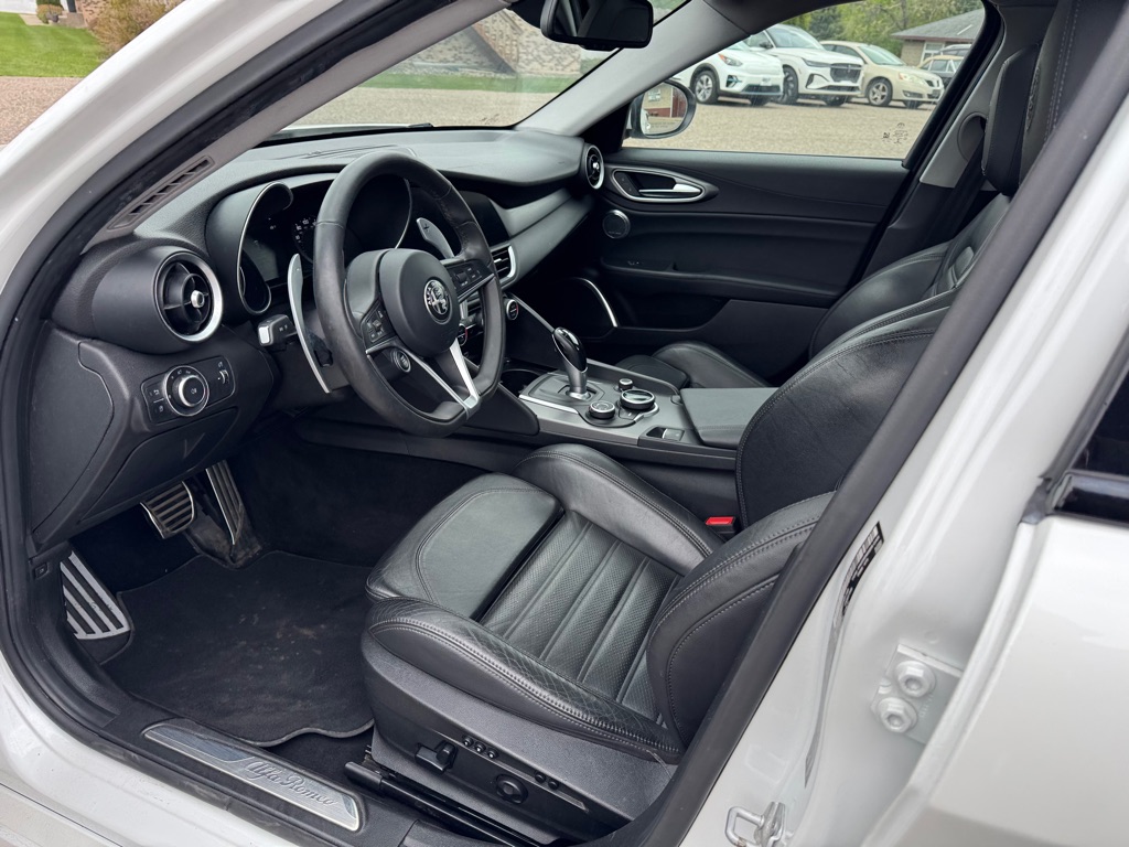 Photo 14 of this ALFA ROMEO GIULIA