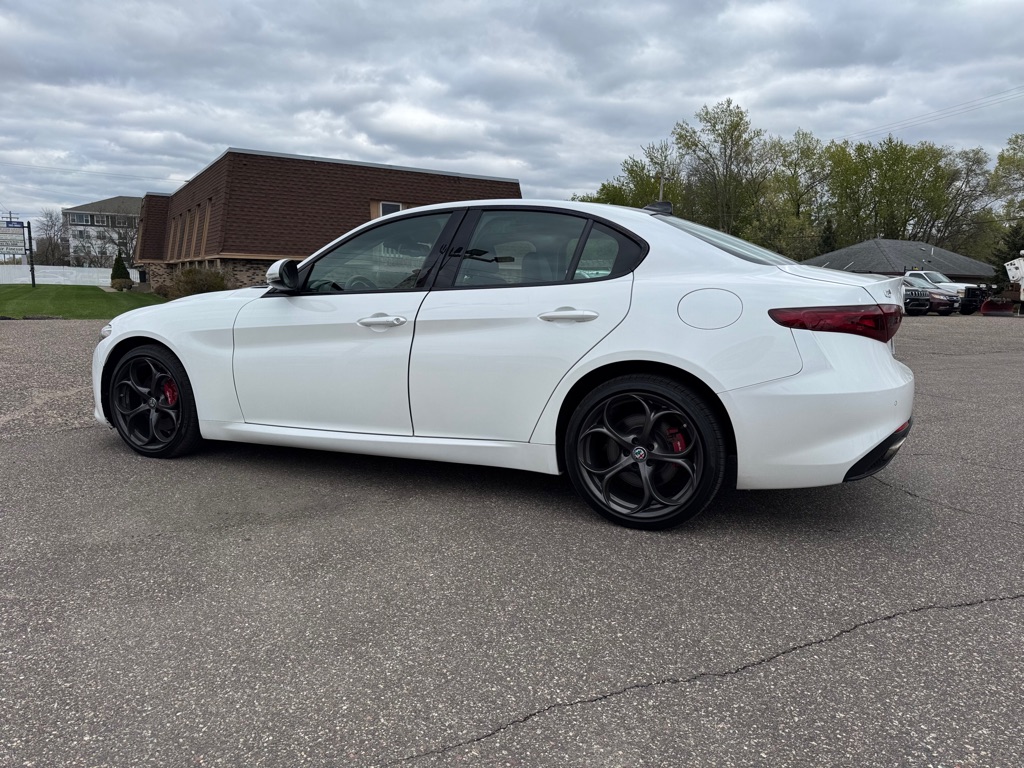 Photo 8 of this ALFA ROMEO GIULIA