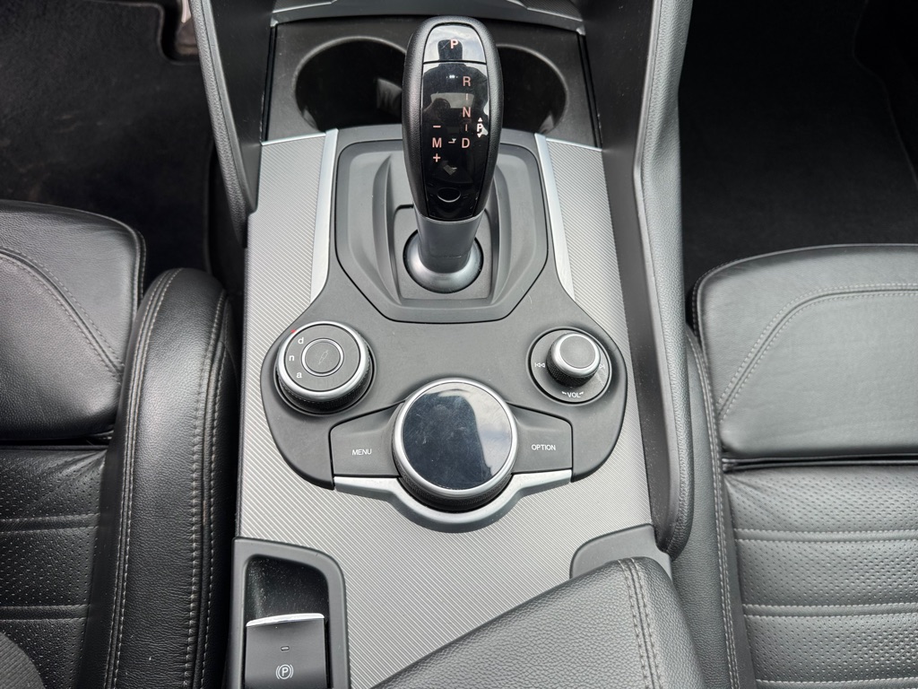 Photo 33 of this ALFA ROMEO GIULIA