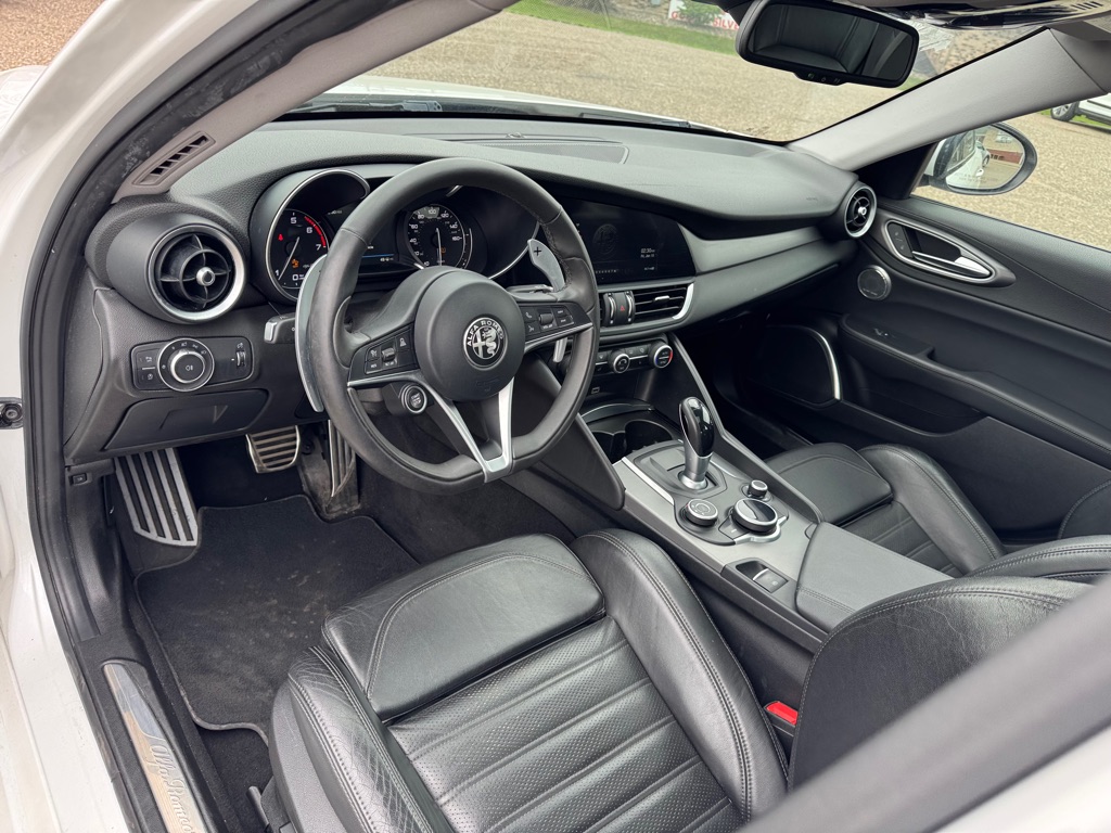Photo 15 of this ALFA ROMEO GIULIA
