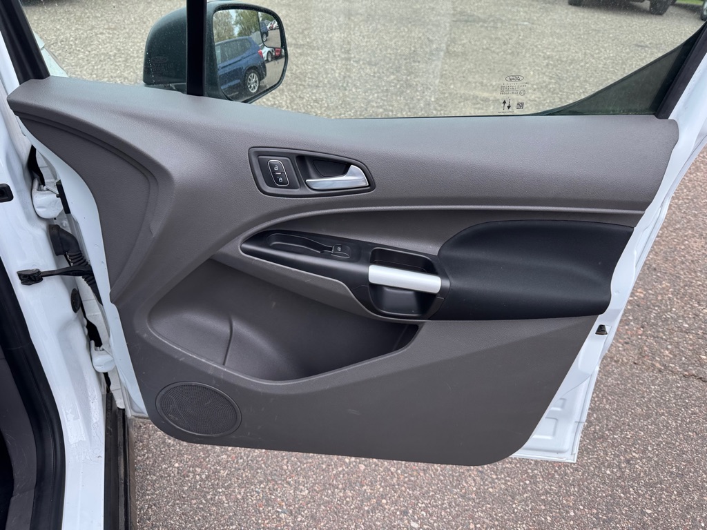 Photo 27 of this FORD TRANSIT CONNECT
