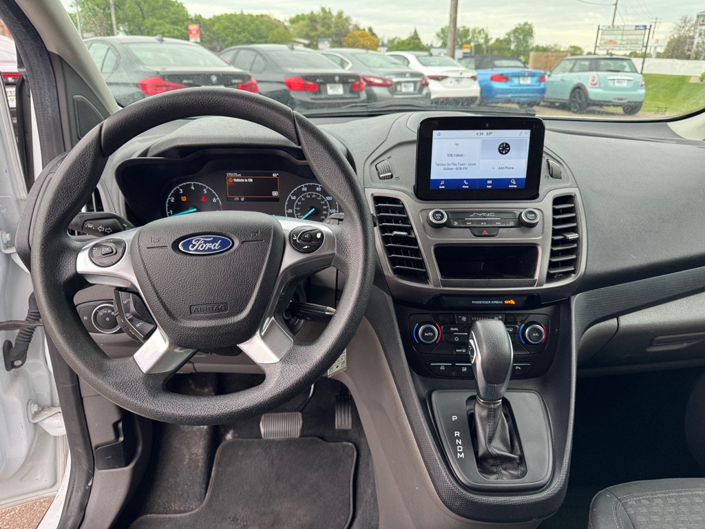 Photo 31 of this FORD TRANSIT CONNECT