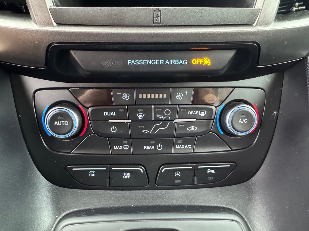 Photo 34 of this FORD TRANSIT CONNECT