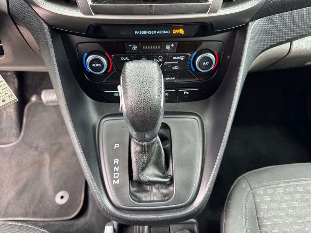 Photo 32 of this FORD TRANSIT CONNECT