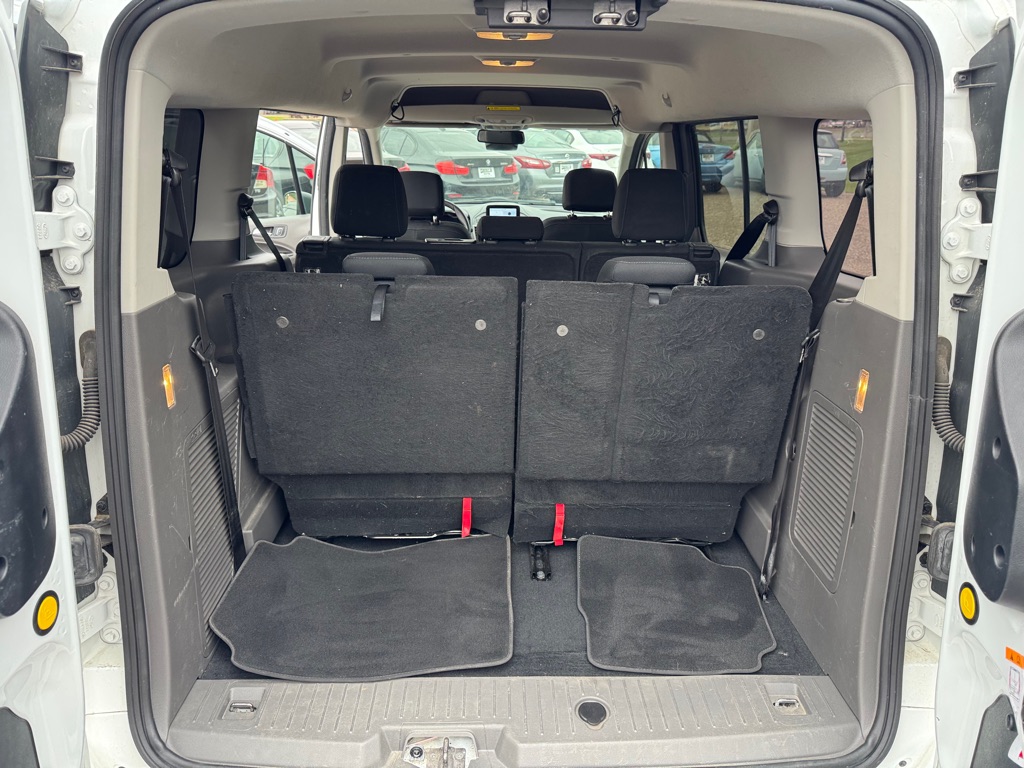 Photo 19 of this FORD TRANSIT CONNECT