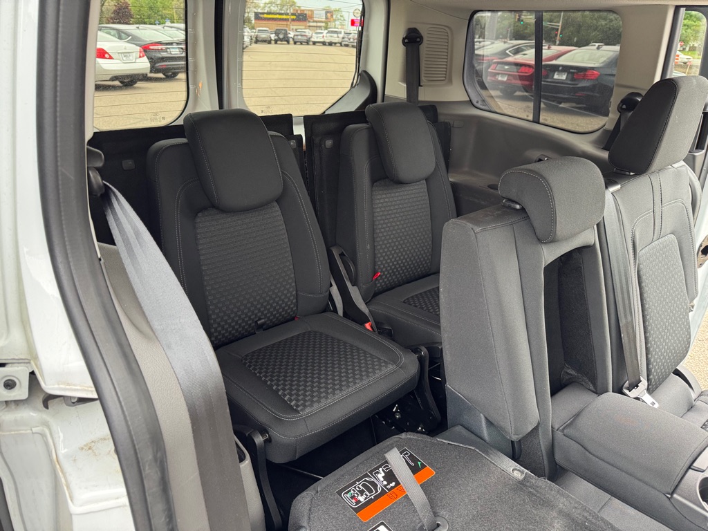Photo 23 of this FORD TRANSIT CONNECT