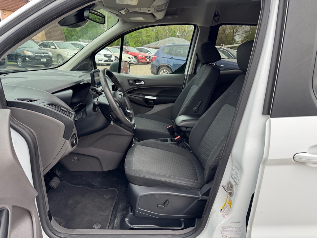 Photo 13 of this FORD TRANSIT CONNECT