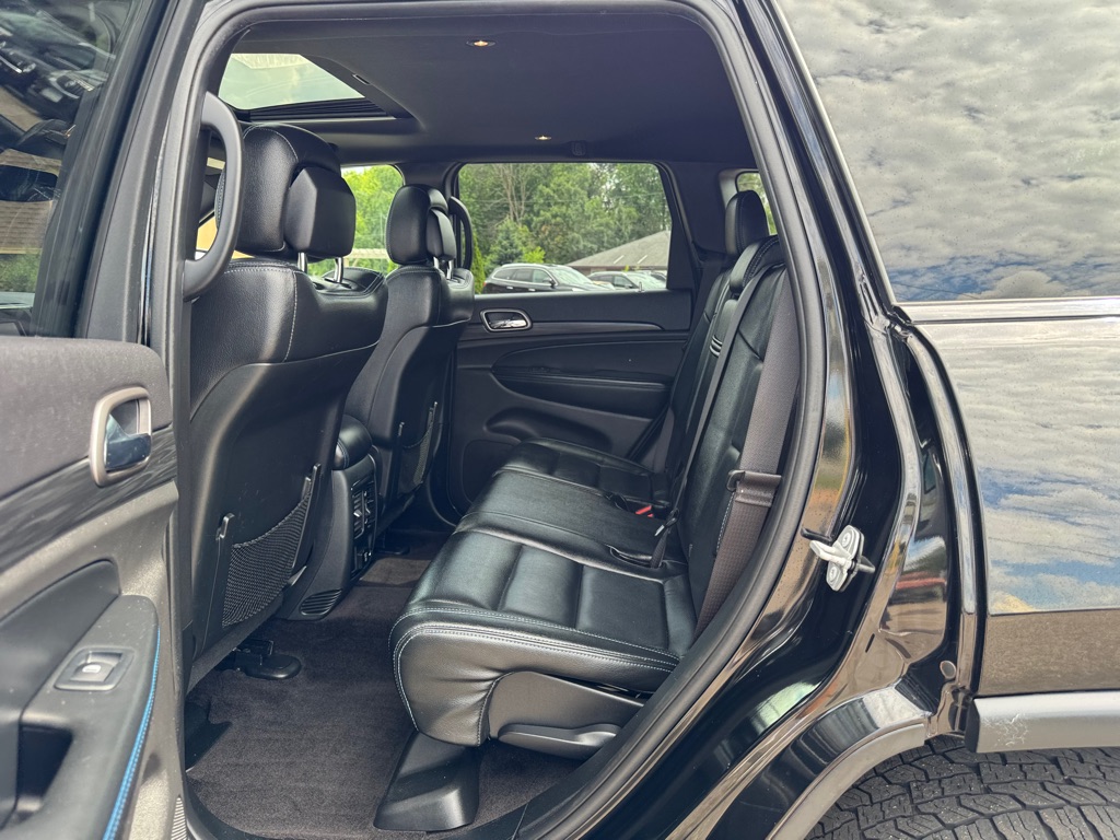 Photo 18 of this JEEP GRAND CHEROKEE